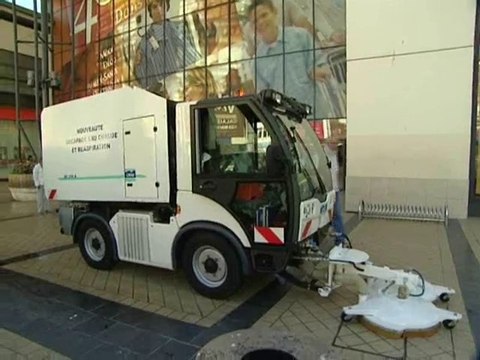 Calaisis TV: Nouvelle machine de nettoyage à l'essai