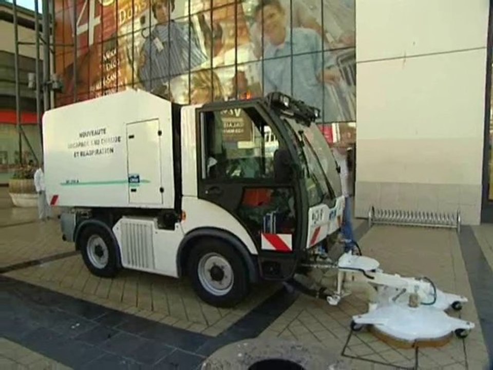 Calaisis TV: Nouvelle machine de nettoyage à l'essai