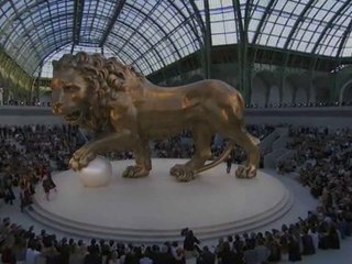 Chanel Fall 2010 Haute Couture Fashion Show (full)