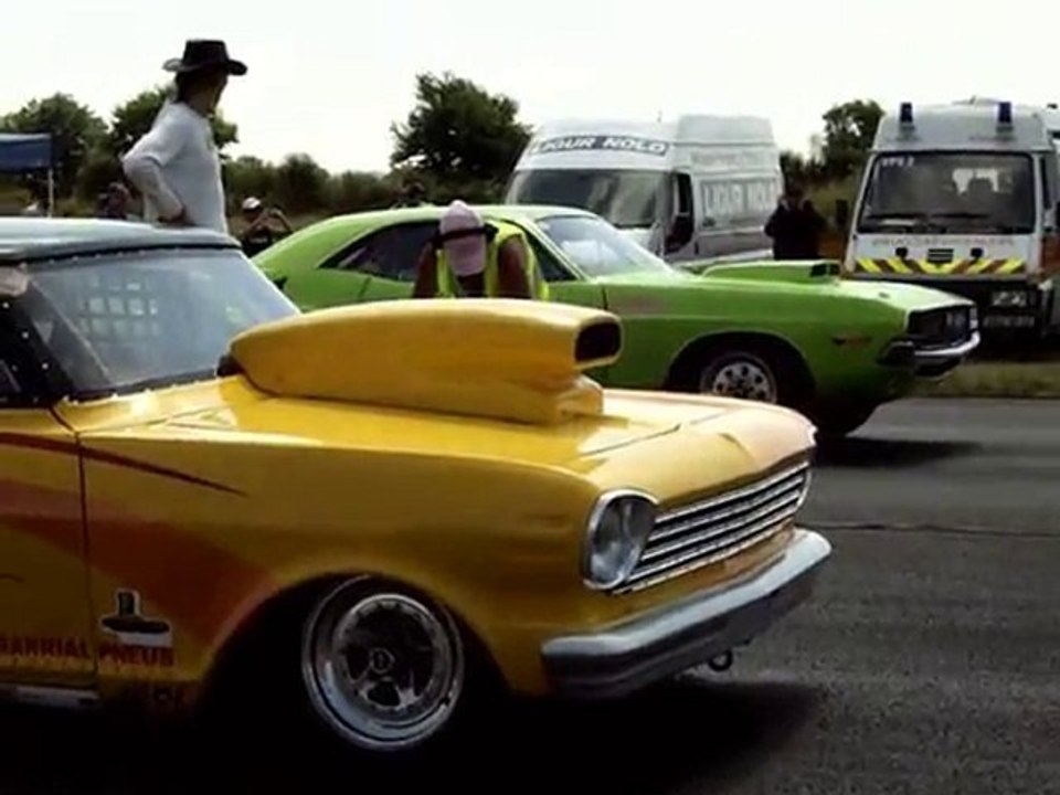 Lurcy DDR 2010 : Dodge challenger R/T  "LE VIET"