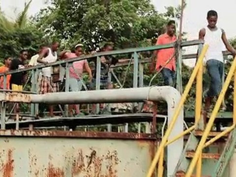 Bounty Killer & Busy Signal - Summn' A Guh Gwaan VPRECORDS