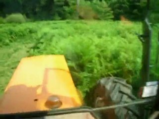 Renault 851-4.S au broyage de patures