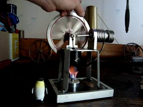 Moteur Stirling à air chaud