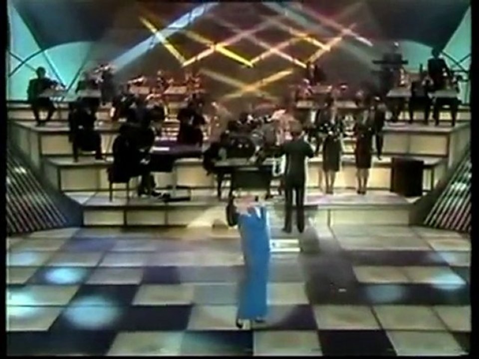 (1986)  Mireille Mathieu Sábado Noche