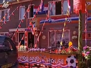 Dutch street goes orange