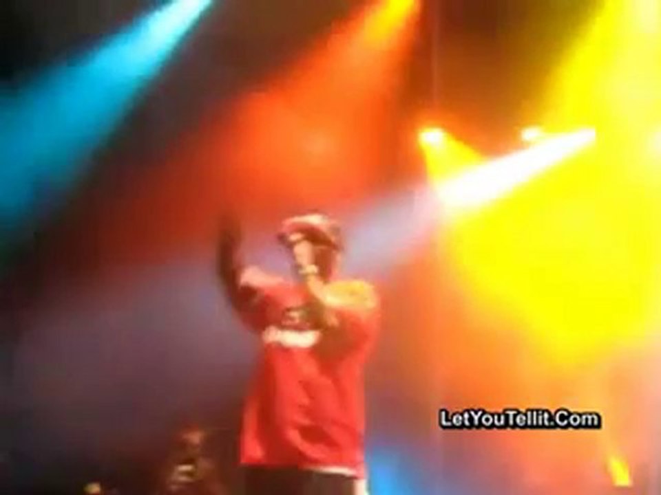 50 Cent Fan Runs Up On Him Live On Stage