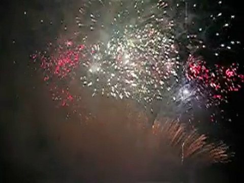 feu d'artifice 2010 à Colomiers (bouquet final)