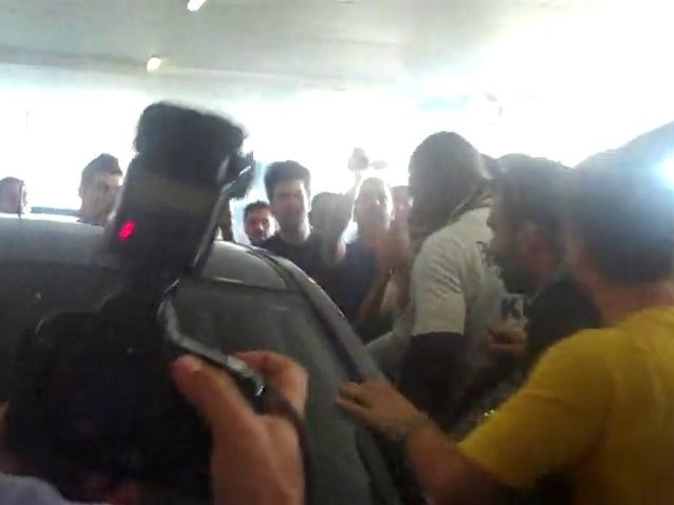 O Nτιοπ με τους οπαδούς της ΑΕΚ