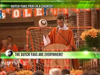 Dutch fans paint Jo'burg Oranje