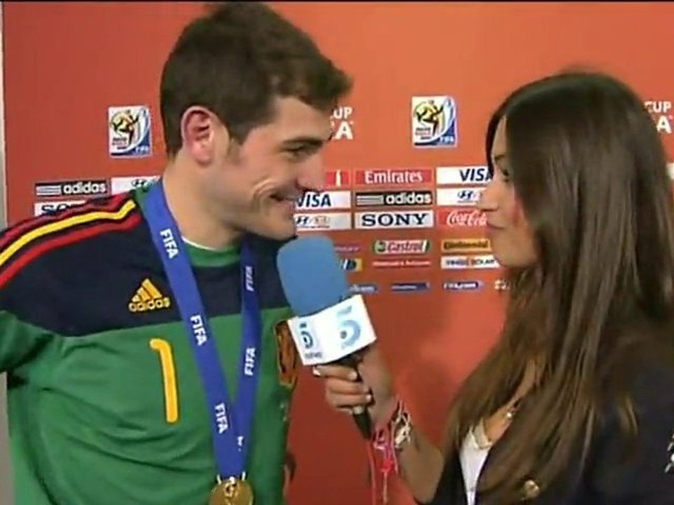 Iker Casillas embrasse Sara Carbonero