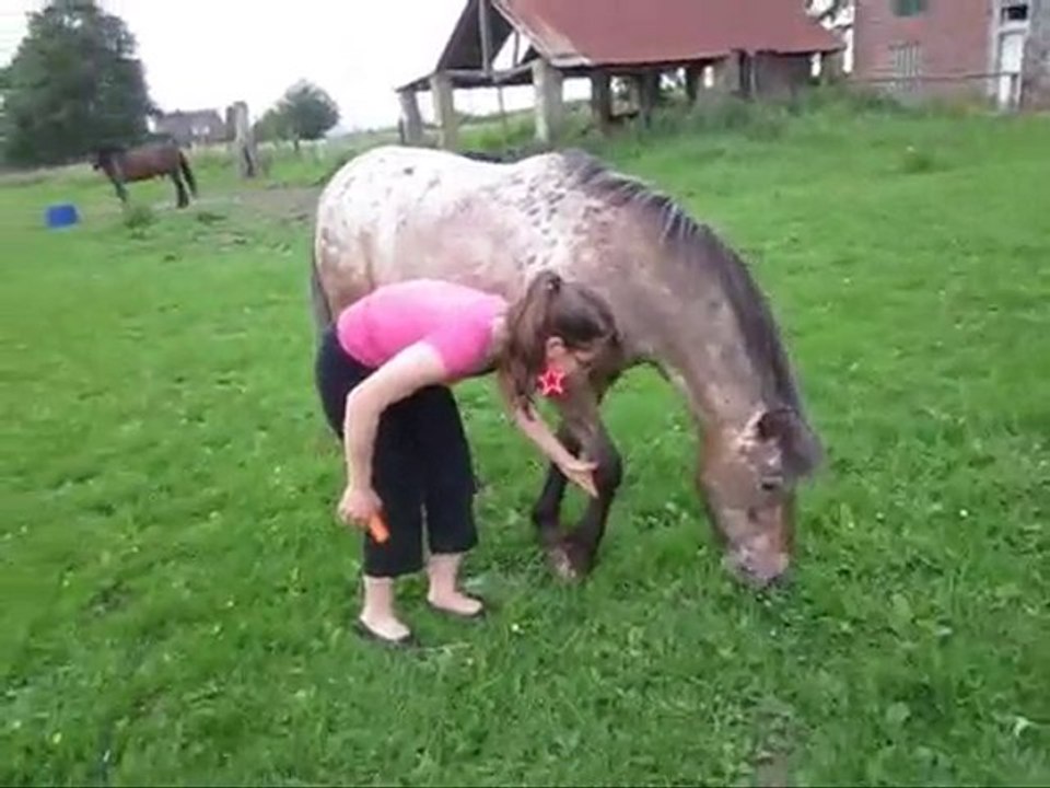 Sucette à genoux (3)