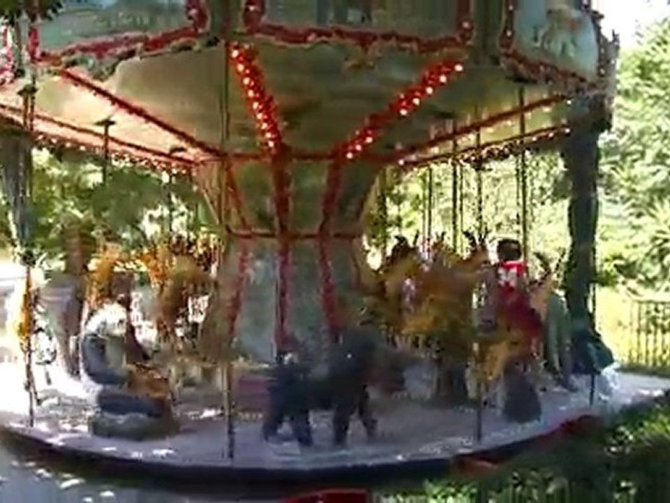 Manège à dodo - Jardin des plantes