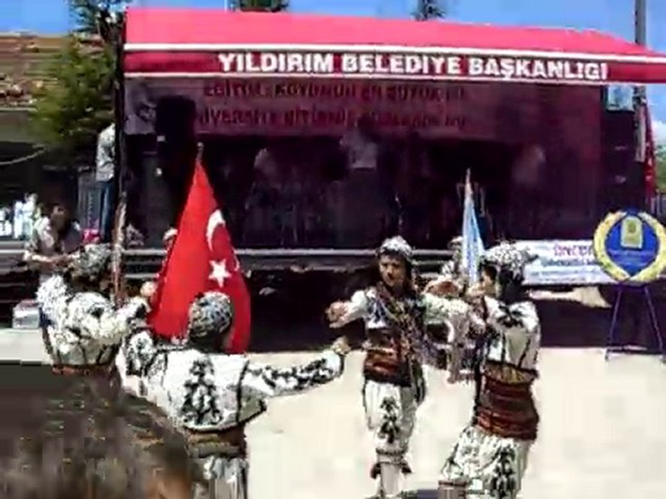 ŞENLİK 2010 ÇOCUK FOLKLOR EKİBİ BEL-DER