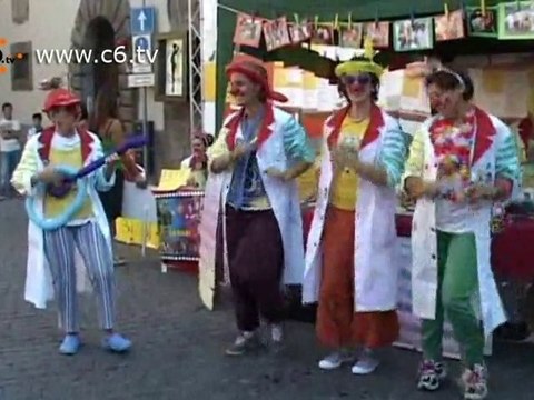 Caffeina. Viterbo si 'colora' di clown