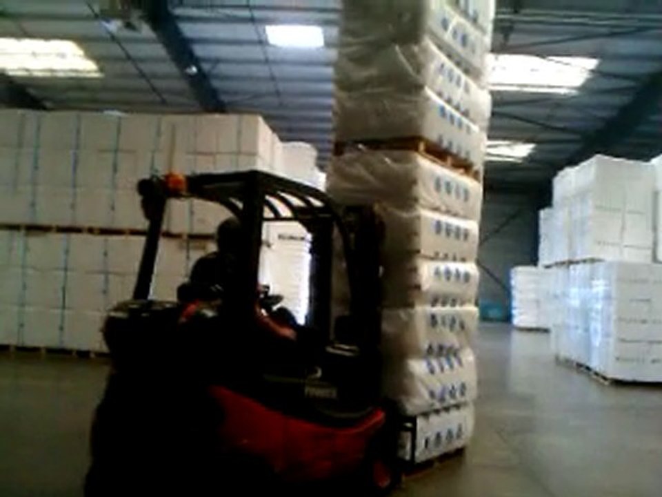 Chariot élévateur \ Prendre un virage avec 8 palettes !