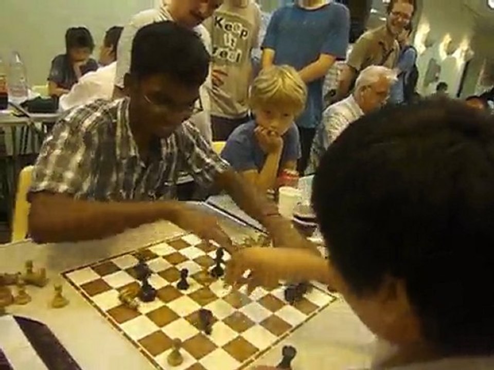 Allez remets tes pièces un peu !