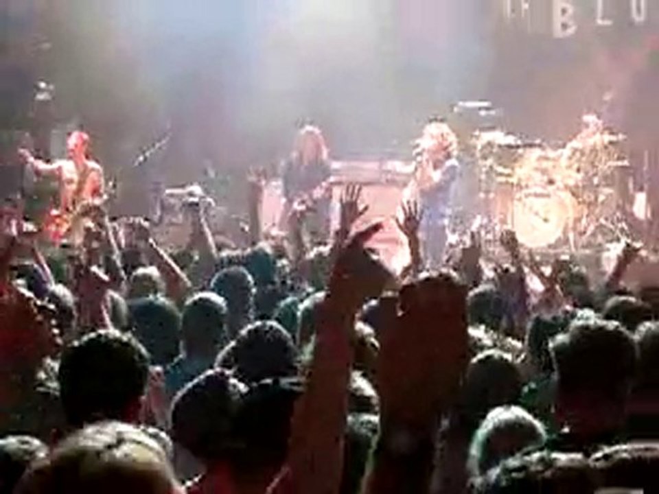 Pearl_Jam_Chicago_House_of_Blues_10-5-05_-_Rockin_in_the_Fre