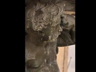 Promenade à Bordeaux : les porteuses d'eau. Par Marcos 2010