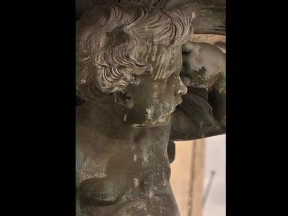 Promenade à Bordeaux : les porteuses d'eau. Par Marcos 2010