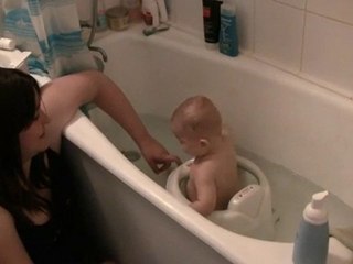 la cahuète a un fou rire avec Djem