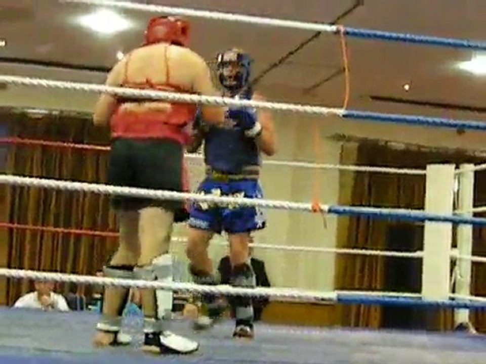 My first muay thai fight round 2