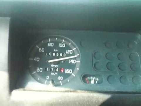 En cinquième sur autoroute ( renault express 1.9 dt )