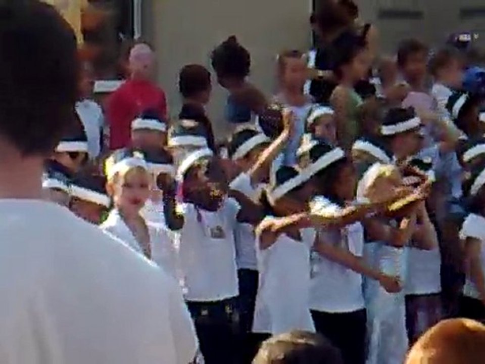 Spectacle de fin d'année coluche 2010