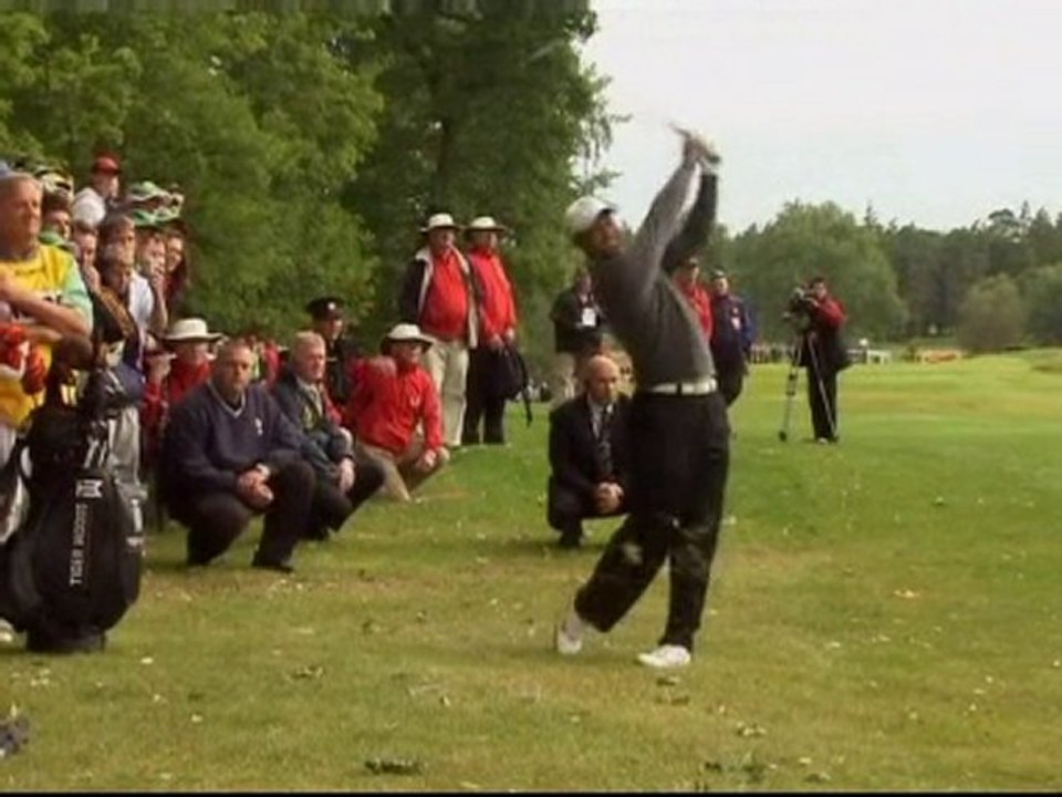Tiger Woods changes putter after 11 years