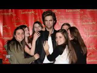 Robert Pattinson Kissed All Over!