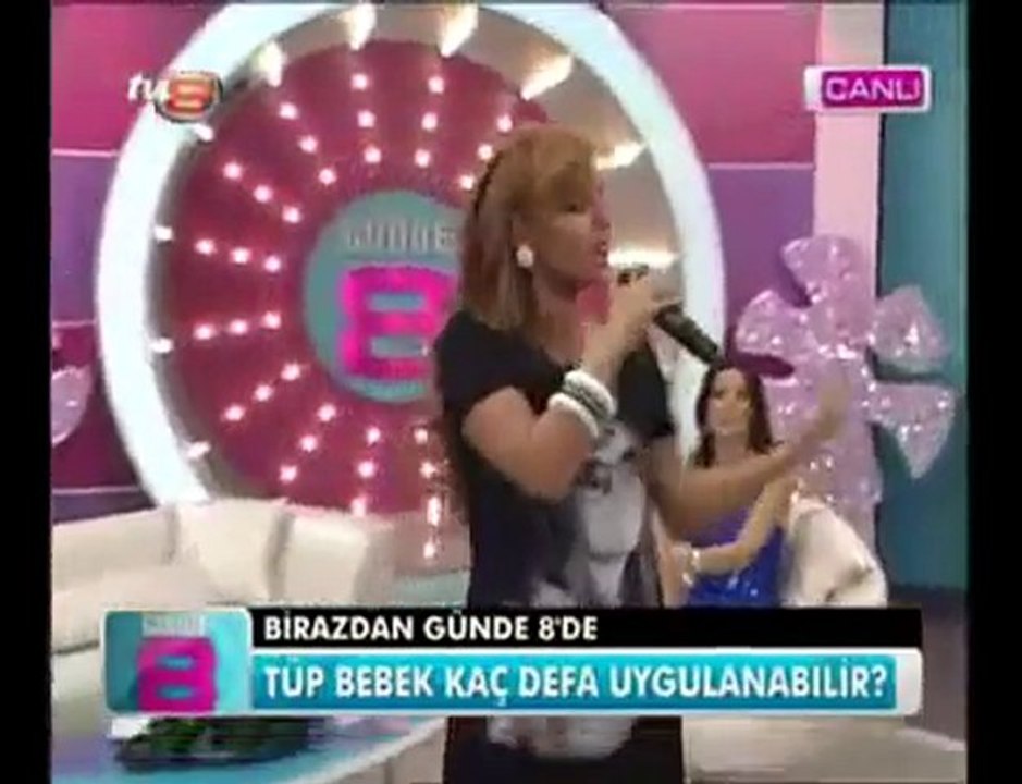 Azeri Kizi Gunel Zeynalova