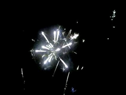 feu d'artifice du 13 juillet 2010 a 23heure a val de reuil