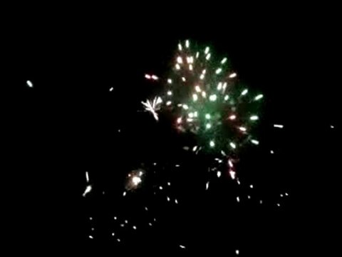 feu d'artifice du 13 juillet 2010 a 23heure a val de reuil