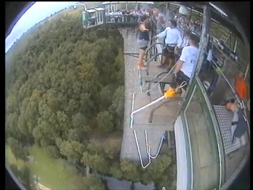 Jean-Louis saute à l'élastique 2