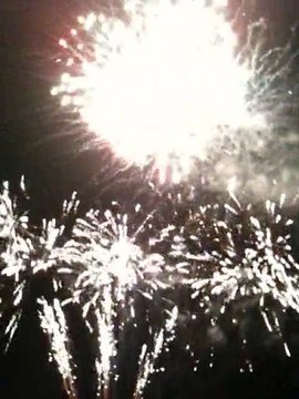 feu artifice du 14 juillet 2010 a villeneuve le roi parti 2