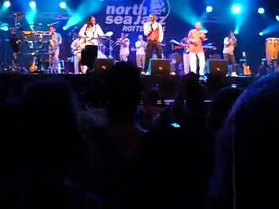 Earth, Wind and Fire - Boogie Wonderland