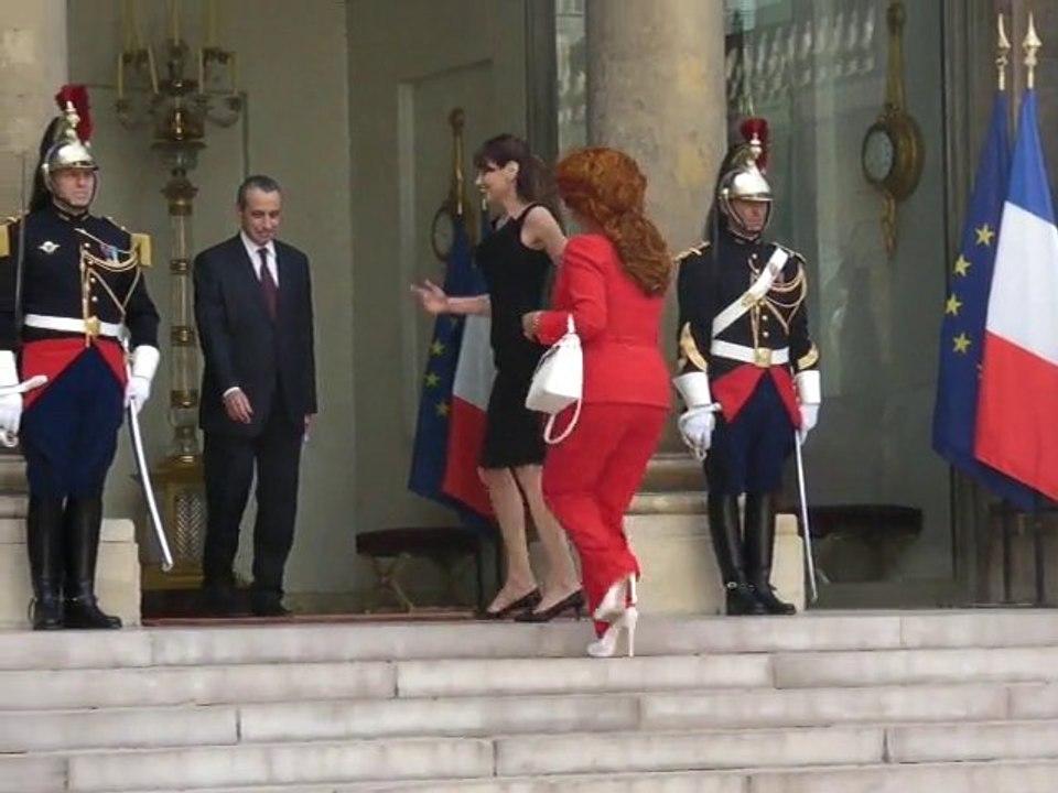 Cinquantenaire: Arrivée de Chantal BIYA chez Carla SARKOSY
