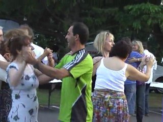 REPAS ET SOIREE DANSANTE AUX ANGLES POUR LE 14 JUILLET 2010