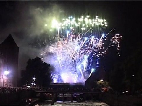 Feux d'artifice sur les ponts couverts à Strasbourg
