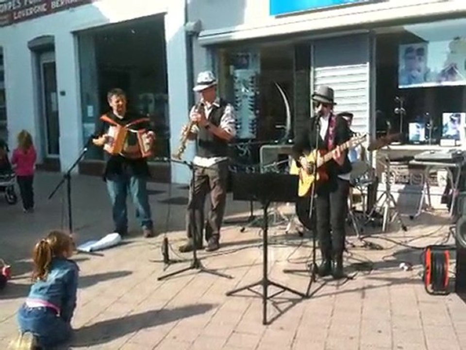 bâts les rues - les yeux noirs