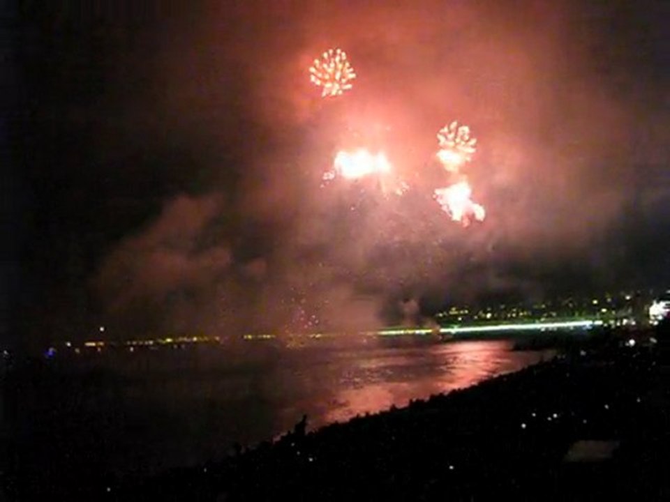 MVI_0020 feu d'artifice nice 14072010