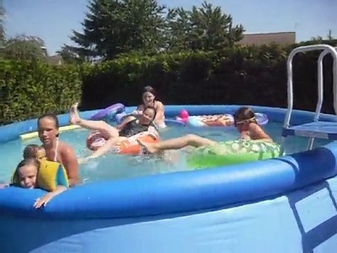 vidéo de la piscine chez karine le 08 07 2010