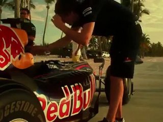 [www.f1talks.pl] Red Bull showcar in Dominican Republic [1]