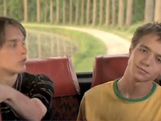 En Colo subtitulos español ingles portugues