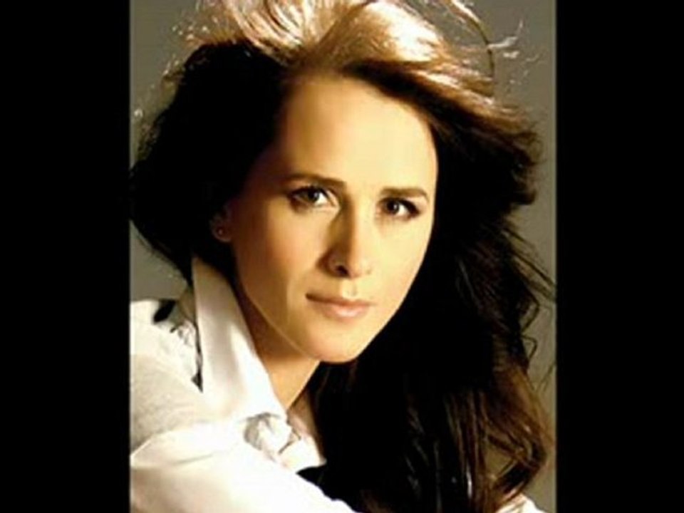 Madalina Manole - Cine Est Tu(Who Are You?)