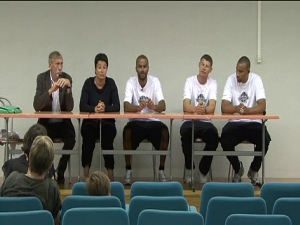 Conférence de presse Tony Parker Camps 2010 - Fécamp