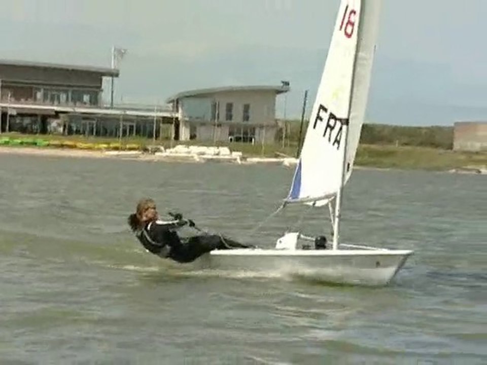 Calaisis TV: Voile:  Pauline Bryere aidé par cap Calaisis
