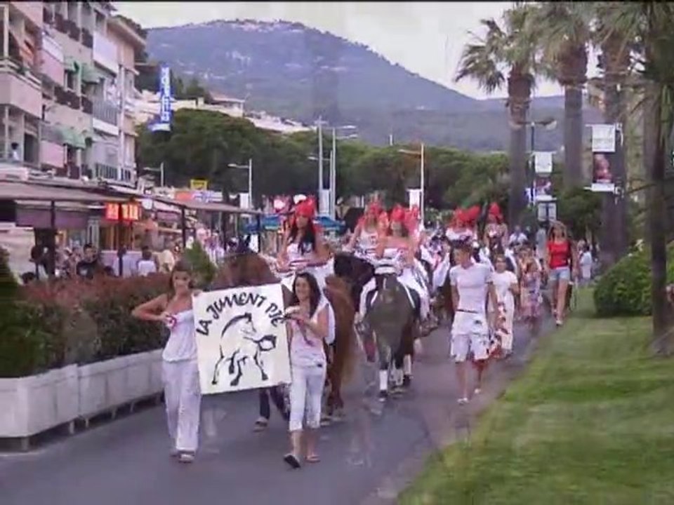Soirée des lampions par le Comité des Fêtes de Bandol