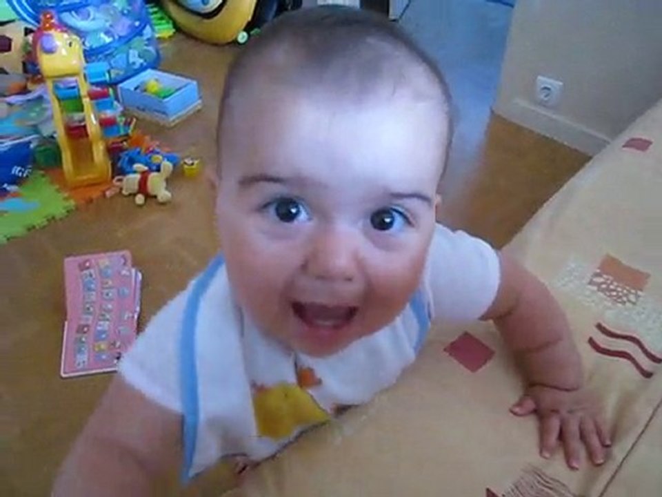 Sarah et la girafe musicale