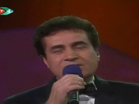 Zekâi Tunca £££ GÜLÜ SUSUZ SENİ AŞKSIZ BIRAKMAM