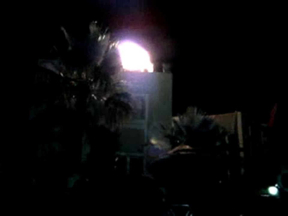 Cracheur de feu au Joya Paradise.